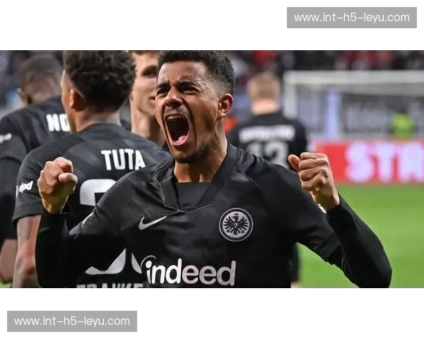 绿茵场的“东欧暗战”：谢里夫对决库克斯，谁才是真正的黑马之王？